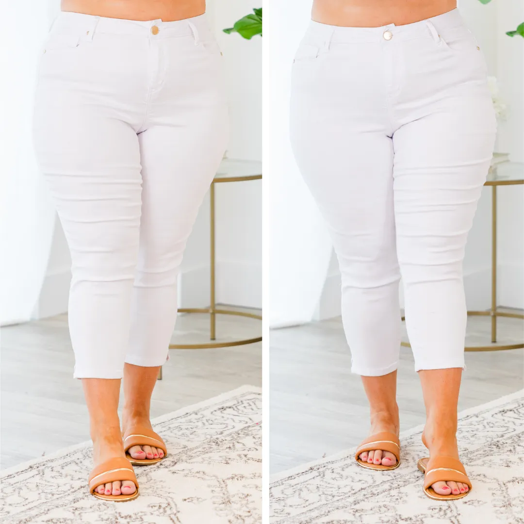 1822 Denim: Carolina Lily Capri, White