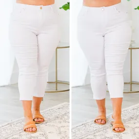 1822 Denim: Carolina Lily Capri, White