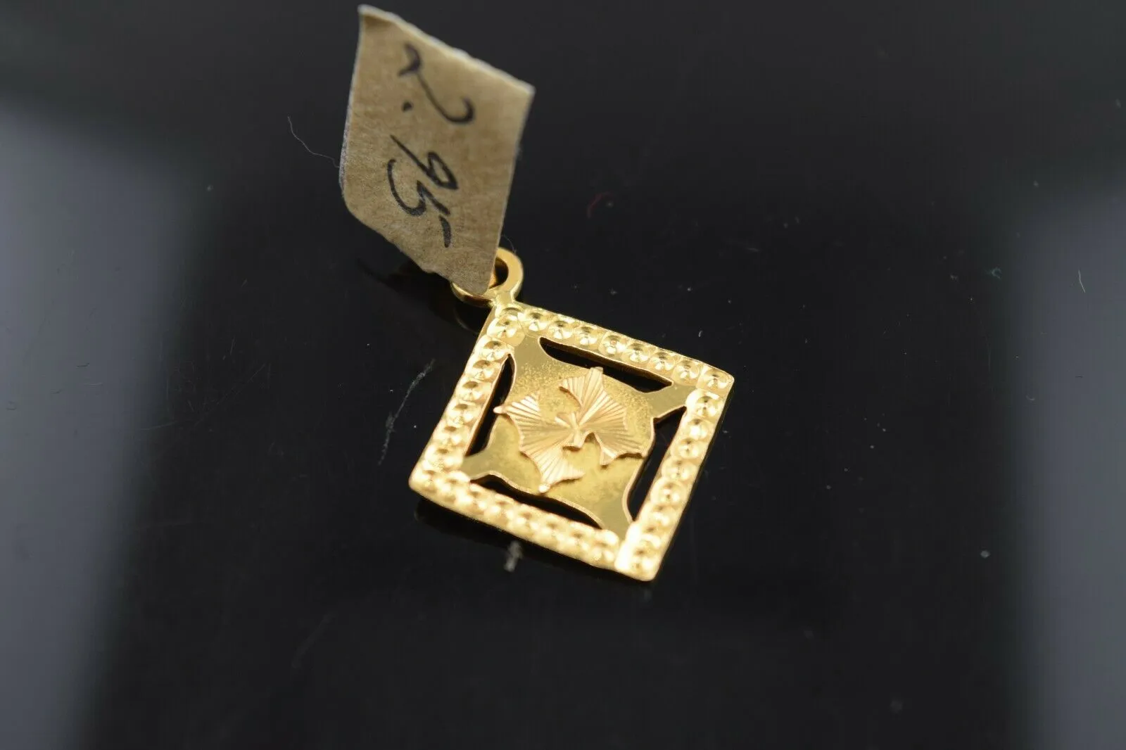 22k Pendant Solid Gold Simple Diamond Shape Letter M Classic Design P397