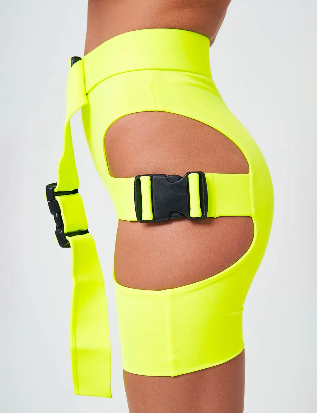 BUCKLE SHORTS - YELLOW