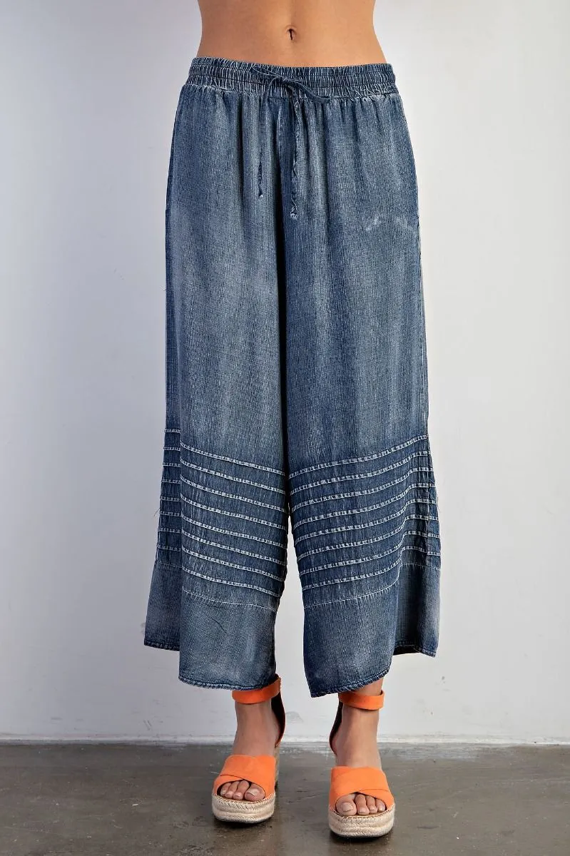 Easel Chambray Wide Leg Capris