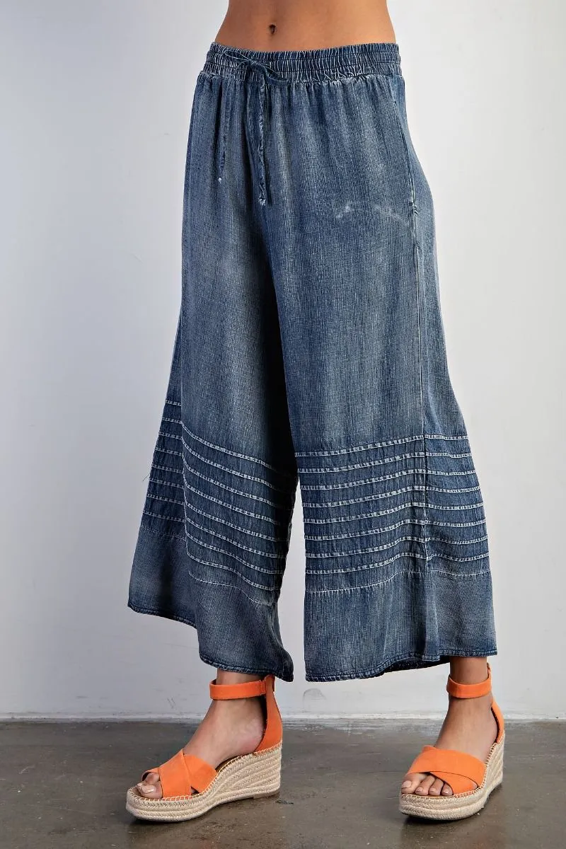 Easel Chambray Wide Leg Capris