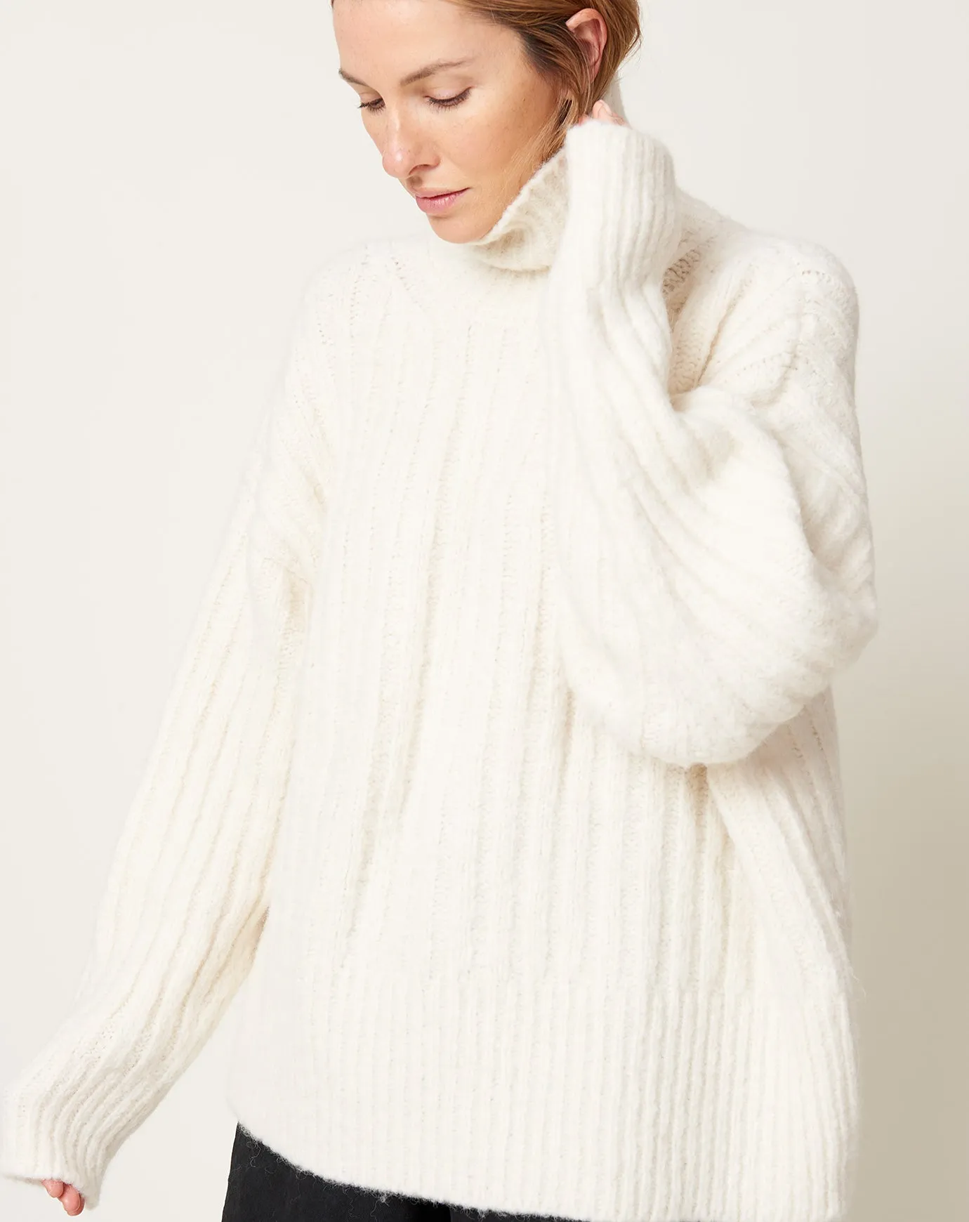 Rib Turtleneck in Raw White