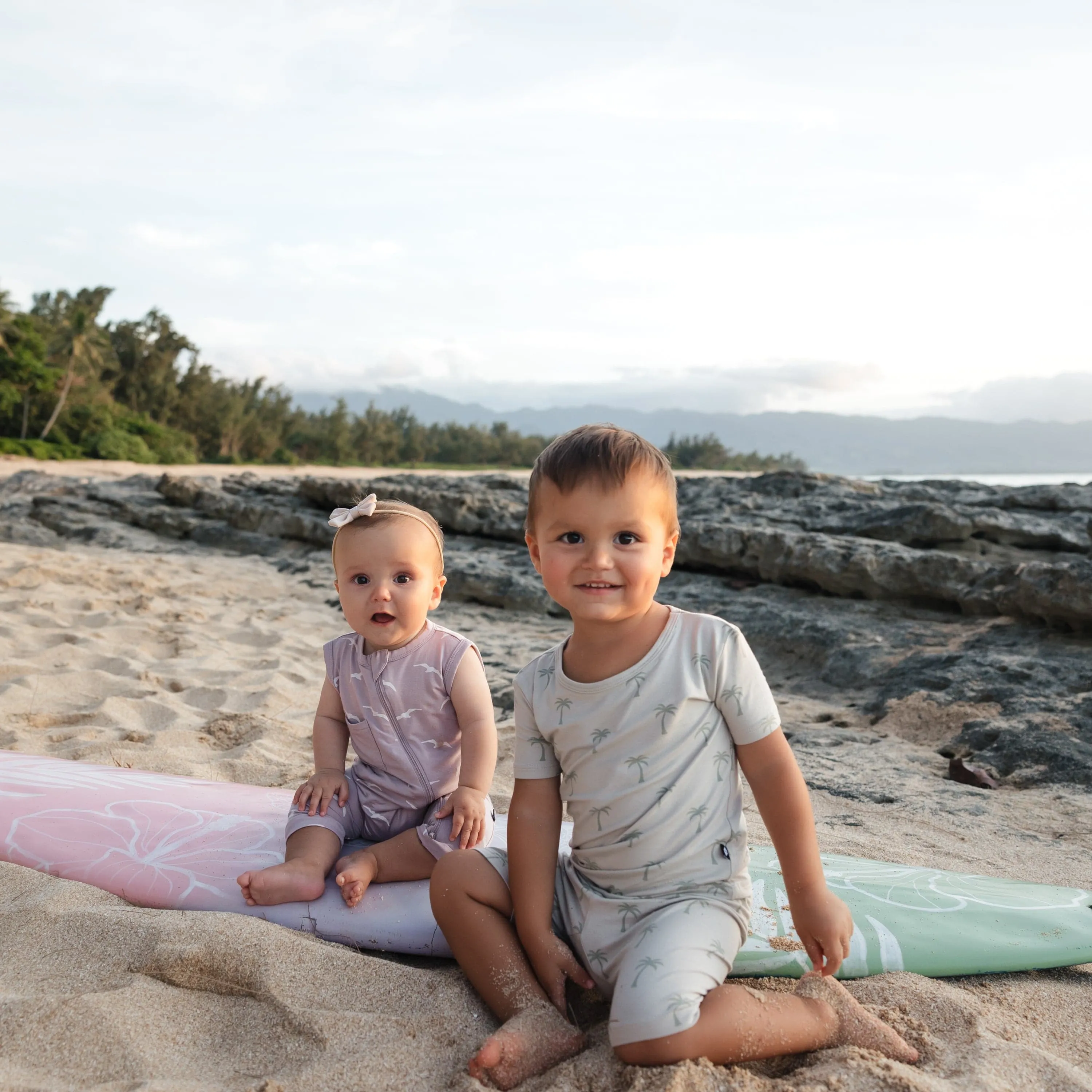 Short Sleeve Pajamas in Palm Tree