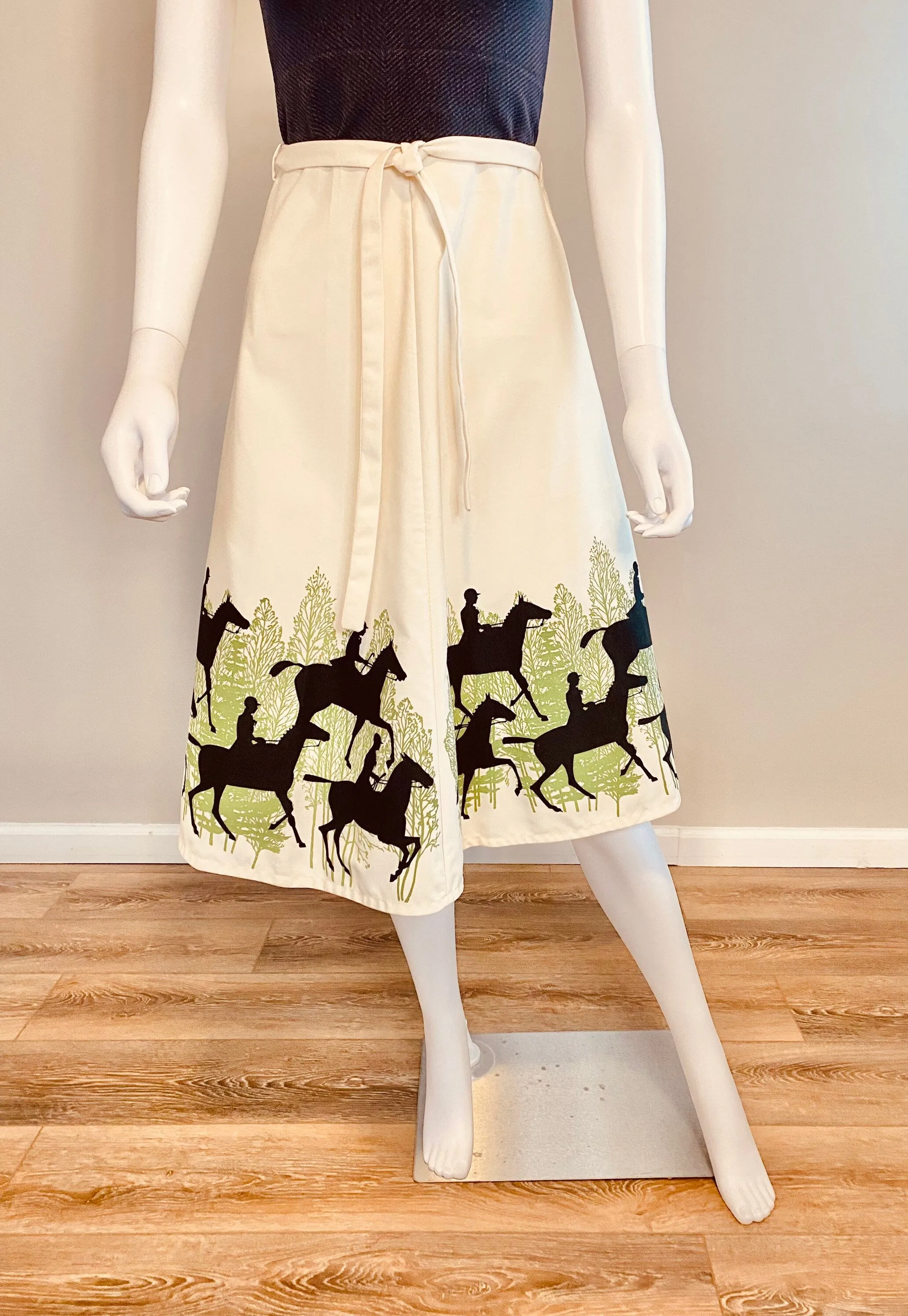 Vintage Y2K Novelty Print Wrap Skirt / 2000s Equestrian Print Skirt / Kentucky Derby / 1950s style skirt / Size S M